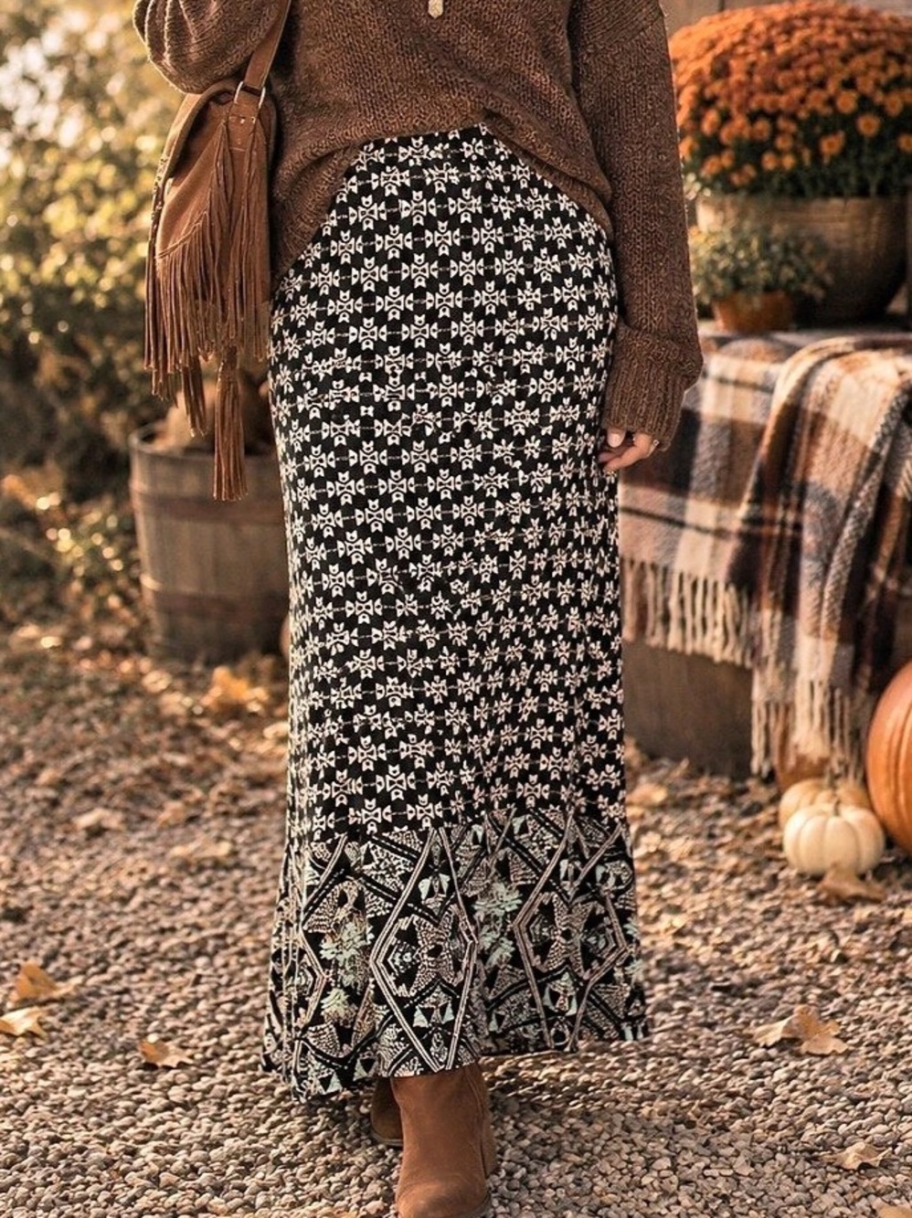 Warehouse One Size M Boho Maxi Skirt Black & Geometric Print